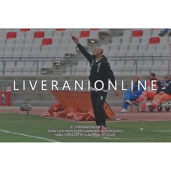 coach Roberto Stellone (Benevento Calcio) during the Italian soccer Serie B match SSC Bari vs Benevento Calcio on April 1, 2023 at the San Nicola stadium in Bari, Italy. Photo by Emmanuele Mastrodonato/ag. Aldo Liverani sas / AGENZIA ALDO LIVERANI SAS