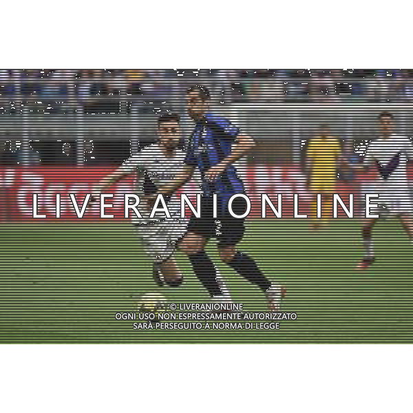 Henrikh Mkhitaryan (Inter) e Gaetano Castrovilli (Fiorentina) Inter vs Fiorentina Milano 01-04-2023 Stadio Giuseppe Meazza - San Siro Campionato Serie A TIM - 28a giornata foto Roberto Garavaglia/ag. Aldo Liverani sas / AGENZIA ALDO LIVERANI SAS