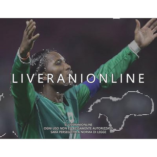 Ginevra 16/11/2005 Italia - Costa d\'Avorio amichevole nazionale nella foto l\'esultanza dopo il gol di didier drogba ph luzzani/agenzia aldo liverani