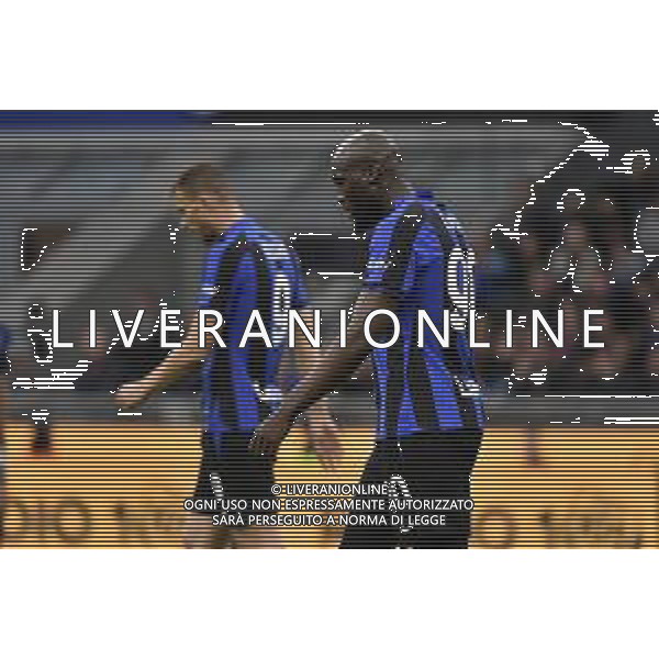 delusione Romelu Lukaku (Inter) e sulla SX Edin Dzeko (Inter) Inter vs Fiorentina Milano 01-04-2023 Stadio Giuseppe Meazza - San Siro Campionato Serie A TIM - 28a giornata foto Roberto Garavaglia/ag. Aldo Liverani sas/AGENZIA ALDO LIVERANI SAS