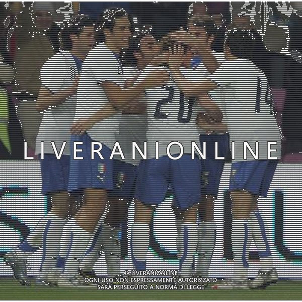 Ginevra 16/11/2005 Italia - Costa d\'Avorio amichevole nazionale nella foto esultanza dopo il gol di diana stefano aimo ph andry/agenzia aldo liverani