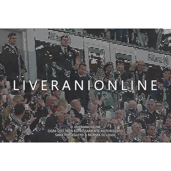 TVMV-Torino 01.04.2023 Allianz Stadium ©Manuela Viganti/Agenzia Aldo Liverani Juventus vs Hellas Verona Campionato Calcio Serie A TIM 2022/2023 28a giornata Nella foto: alessandro del piero in tribuna saluta i tifosi ©VIGANTI / AGENZIA ALDO LIVERANI SAS