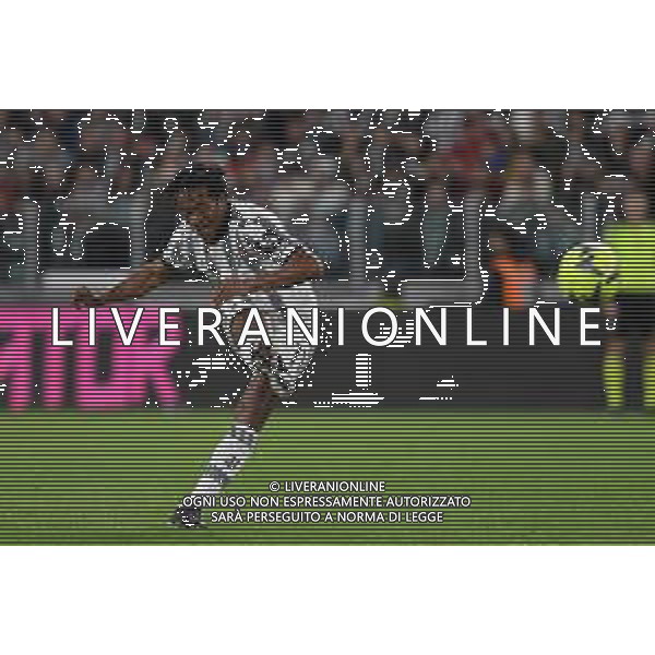 TVMV-Torino 01.04.2023 Allianz Stadium ©Manuela Viganti/Agenzia Aldo Liverani Juventus vs Hellas Verona Campionato Calcio Serie A TIM 2022/2023 28a giornata Nella foto: punizione di juan cuadrado ©VIGANTI / AGENZIA ALDO LIVERANI SAS