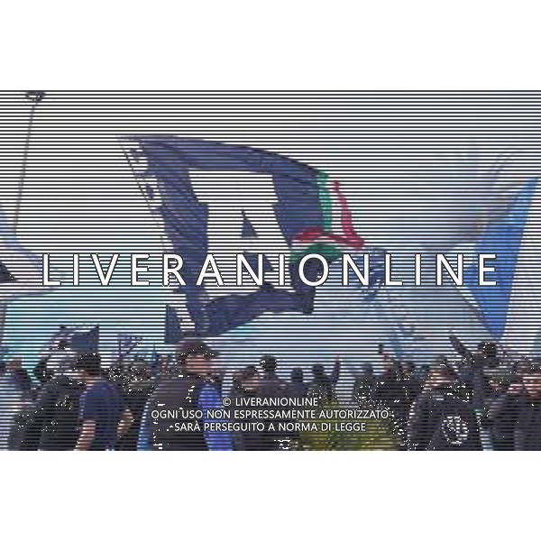 NAPOLI - MILAN CAMPIONATO CALCIO SERIE A TIM 02.04.2023 NELLA FOTO: PROTESTA CONTRO IL CARO-BIGLIETTI DEI TIFOSI DEL NAPOLI DELLE CURVE PRIMA DELLA PARTITA FUORI DALLO STADIO FOTO MOSCA / AGENZIA ALDO LIVERANI SAS