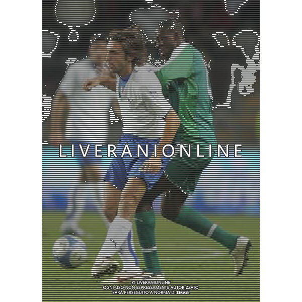 Ginevra 15 novembre 2005 Italia - Costa D\'Avorio amichevole nella foto:Pirlo Andrea e Toure Abib Kolo foto Andry / Ag. Aldo Liverani