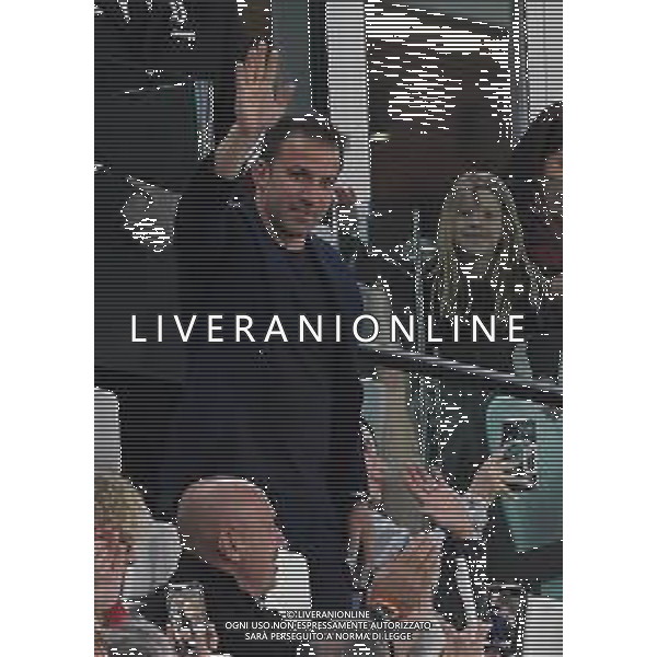 TVMV-Torino 01.04.2023 Allianz Stadium ©Manuela Viganti/Agenzia Aldo Liverani Juventus vs Hellas Verona Campionato Calcio Serie A TIM 2022/2023 28a giornata Nella foto: alessandro del piero in tribuna saluta i tifosi ©VIGANTI / AGENZIA ALDO LIVERANI SAS