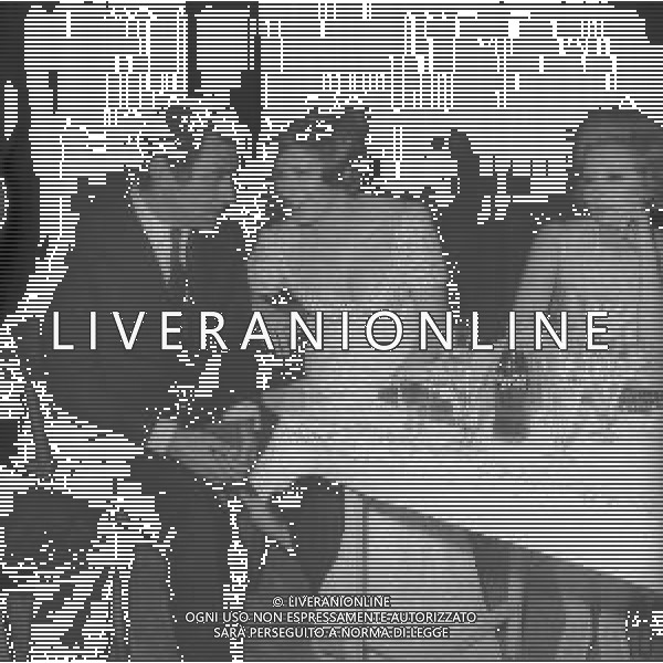 RETROSPETTIVA ALBERTO LUPO ATTORE NELLA FOTO ALBERTO LUPO A MILANO CON GIOIA DESIDERI NELL\'ANNO 1968 AG ALDO LIVERANI SAS 