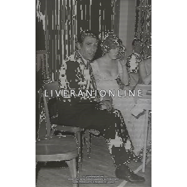 RETROSPETTIVA ALBERTO LUPO ATTORE NELLA FOTO ALBERTO LUPO A MILANO CON GIOIA DESIDERI NELL\'ANNO 1968 AG ALDO LIVERANI SAS 