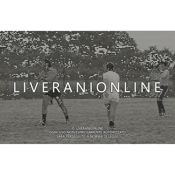 RETROSPETTIVA ALBERTO LUPO ATTORE NELLA FOTO ALBERTO LUPO CON MINO REITANO NELL\'ANNO 1972 AD AGRATE BRIANZA PER UNA PARTITA AMICHEVOLE AG ALDO LIVERANI SAS 