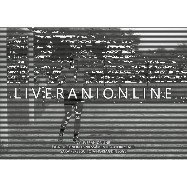RETROSPETTIVA ALBERTO LUPO ATTORE NELLA FOTO ALBERTO LUPO CON MINO REITANO NELL\'ANNO 1972 AD AGRATE BRIANZA PER UNA PARTITA AMICHEVOLE AG ALDO LIVERANI SAS 