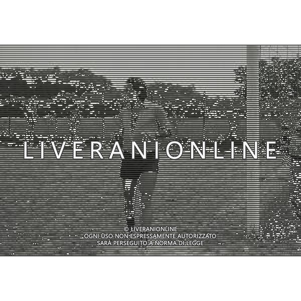 RETROSPETTIVA ALBERTO LUPO ATTORE NELLA FOTO ALBERTO LUPO CON MINO REITANO NELL\'ANNO 1972 AD AGRATE BRIANZA PER UNA PARTITA AMICHEVOLE AG ALDO LIVERANI SAS 