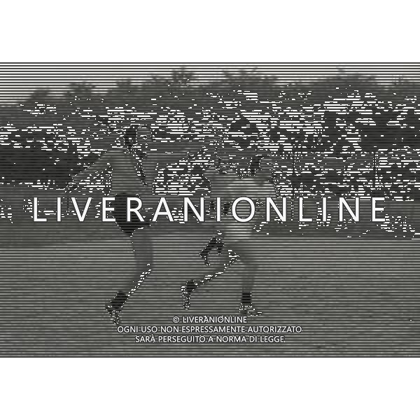 RETROSPETTIVA ALBERTO LUPO ATTORE NELLA FOTO ALBERTO LUPO CON MINO REITANO NELL\'ANNO 1972 AD AGRATE BRIANZA PER UNA PARTITA AMICHEVOLE AG ALDO LIVERANI SAS 