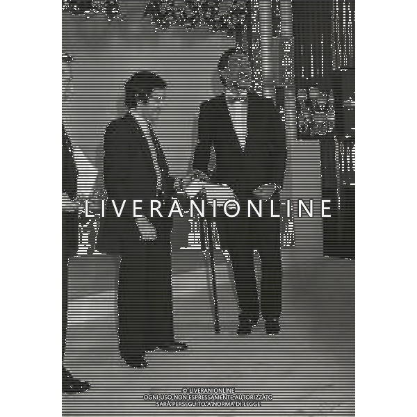 RETROSPETTIVA ALBERTO LUPO ATTORE NELLA FOTO ALBERTO LUPO CON PAOLO MOSCA NELL\'ANNO 1980 A MILANO PER LA FESTA DEGLI 80 ANNI DEL SETTIMANALE “LA DOMENICA DEL CORRIERE AG ALDO LIVERANI SAS 