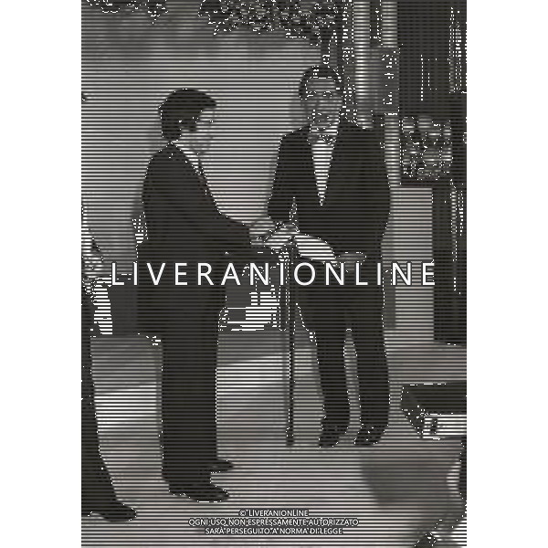 RETROSPETTIVA ALBERTO LUPO ATTORE NELLA FOTO ALBERTO LUPO CON PAOLO MOSCA NELL\'ANNO 1980 A MILANO PER LA FESTA DEGLI 80 ANNI DEL SETTIMANALE “LA DOMENICA DEL CORRIERE AG ALDO LIVERANI SAS 
