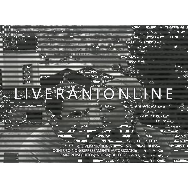 RETROSPETTIVA ALBERTO LUPO ATTORE NELLA FOTO ALBERTO LUPO NELL\'ANNO 1964 A CORTINA D\'AMPEZZO CON LA MOGLIE LYLA ROCCO AG ALDO LIVERANI SAS 