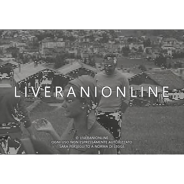 RETROSPETTIVA ALBERTO LUPO ATTORE NELLA FOTO ALBERTO LUPO NELL\'ANNO 1964 A CORTINA D\'AMPEZZO CON LA MOGLIE LYLA ROCCO AG ALDO LIVERANI SAS 