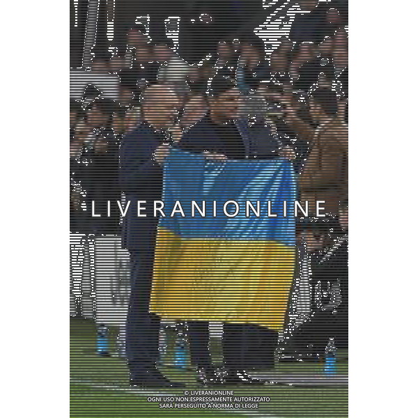 Torino 04.04.2023 Allianz Stadium © Manuela Viganti/Agenzia Aldo Liverani Juventus vs Inter Coppa Italia Frecciarossa 2022/2023 Semifinale Andata Nella foto: maurizio scanavino e javier zanetti con la bandiera dell\'ucraina/ AGENZIA ALDO LIVERANI SAS