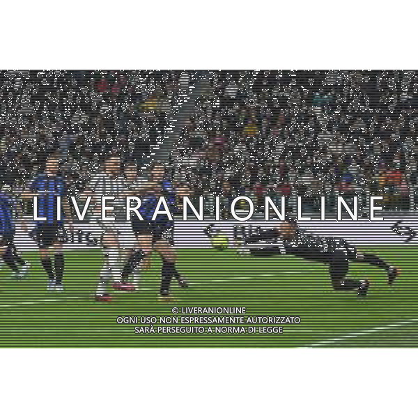 Torino 04.04.2023 Allianz Stadium © Manuela Viganti/Agenzia Aldo Liverani Juventus vs Inter Coppa Italia Frecciarossa 2022/2023 Semifinale Andata Nella foto: handanovic samir parata ©AGENZIA ALDO LIVERANI SAS