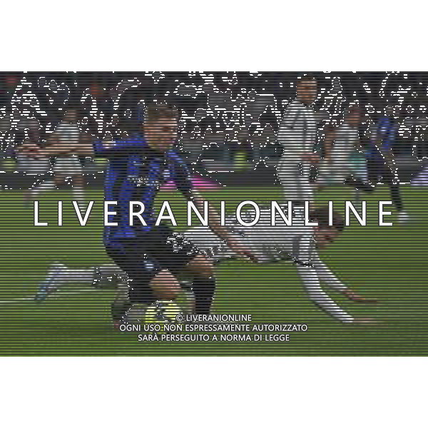Torino 04.04.2023 Allianz Stadium © Manuela Viganti/Agenzia Aldo Liverani Juventus vs Inter Coppa Italia Frecciarossa 2022/2023 Semifinale Andata Nella foto: nicolo\' barella e federico chiesa ©AGENZIA ALDO LIVERANI SAS