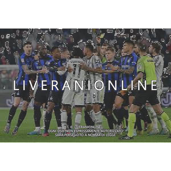 Torino 04.04.2023 Allianz Stadium © Manuela Viganti/Agenzia Aldo Liverani Juventus vs Inter Coppa Italia Frecciarossa 2022/2023 Semifinale Andata Nella foto: Rissa dopo l\'esultanza di Lukaku Romelu e cartellino giallo per Lukaku ed espulsione per doppia ammonizione ©AGENZIA ALDO LIVERANI SAS