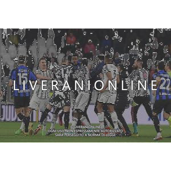 Torino 04.04.2023 Allianz Stadium © Manuela Viganti/Agenzia Aldo Liverani Juventus vs Inter Coppa Italia Frecciarossa 2022/2023 Semifinale Andata Nella foto: rissa finale tra samir handanovic e juan cuadrado ©AGENZIA ALDO LIVERANI SAS