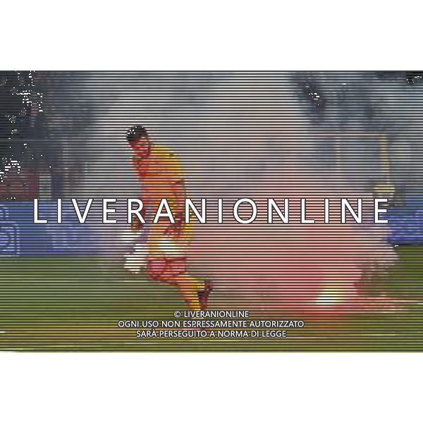 TVRG fumogeni buttati in campo a inizio gara Cremonese vs Fiorentina Cremona 05-04-2023 Stadio Giovanni Zini Coppa Italia Frecciarossa - semifinali gara di andata foto Roberto Garavaglia/ag. Aldo Liverani sas / AGENZIA ALDO LIVERANI SAS