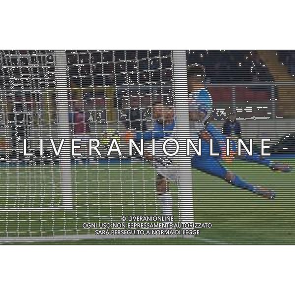 Wladimiro Falcone (US Lecce) and Giovanni Di Lorenzo (SSC Napoli) during the Italian soccer Serie A match US Lecce vs SSC Napoli on April 7, 2023 at the Via del Mare stadium in Lecce, Italy. Photo by Emmanuele Mastrodonato/ag. Aldo Liverani sas/ AGENZIA ALDO LIVERANI SAS