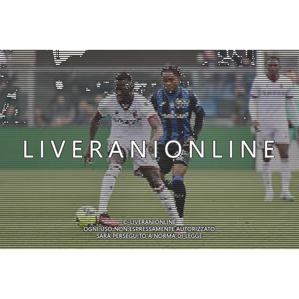 TVRG Musa Barrow (Bologna) SX e Ademola Lookman (Atalanta) DX Atalanta vs Bologna Bergamo 08-04-2023 Gewiss Stadium - Stadio Atleti Azzurri d\'Italia Campionato Serie A TIM - 29a giornata foto Roberto Garavaglia/ag. Aldo Liverani sas / AGENZIA ALDO LIVERANI SAS