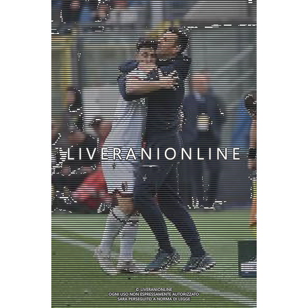 TVRG Riccardo Orsolini (Bologna) e Thiago Motta allenatore Bologna esultano dopo il gol del 2 a 0 Atalanta vs Bologna Bergamo 08-04-2023 Gewiss Stadium - Stadio Atleti Azzurri d\'Italia Campionato Serie A TIM - 29a giornata foto Roberto Garavaglia/ag. Aldo Liverani sas / AGENZIA ALDO LIVERANI SAS