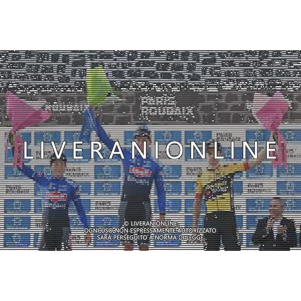 09-04-2023 Paris - Roubaix; 2023, Alpecin - Deceuninck; 2023, Jumbo - Visma; Van Der Poel, Mathieu; Philipsen, Jasper; Van Aert, Wout; Roubaix; ©SIROTTI / AGENZIA ALDO LIVERANI SAS