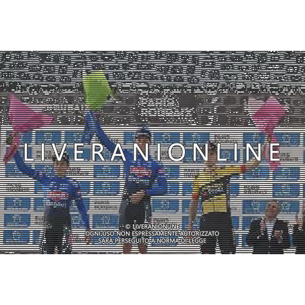 09-04-2023 Paris - Roubaix; 2023, Alpecin - Deceuninck; 2023, Jumbo - Visma; Van Der Poel, Mathieu; Philipsen, Jasper; Van Aert, Wout; Roubaix; ©SIROTTI / AGENZIA ALDO LIVERANI SAS
