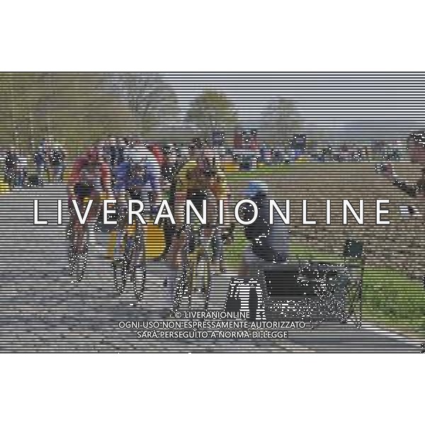 09-04-2023 Paris - Roubaix; 2023, Jumbo - Visma; 2023, Alpecin - Deceuninck; 2023, Trek - Segafredo; Van Aert, Wout; Philipsen, Jasper; Pedersen, Mads; Hem; ©SIROTTI / AGENZIA ALDO LIVERANI SAS