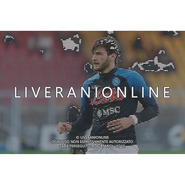 Khvicha Kvaratskhelia (SSC Napoli) warm up during the Italian soccer Serie A match US Lecce vs SSC Napoli on April 7, 2023 at the Via del Mare stadium in Lecce, Italy. Photo by Emmanuele Mastrodonato/ag. Aldo Liverani sas/ AGENZIA ALDO LIVERANI SAS