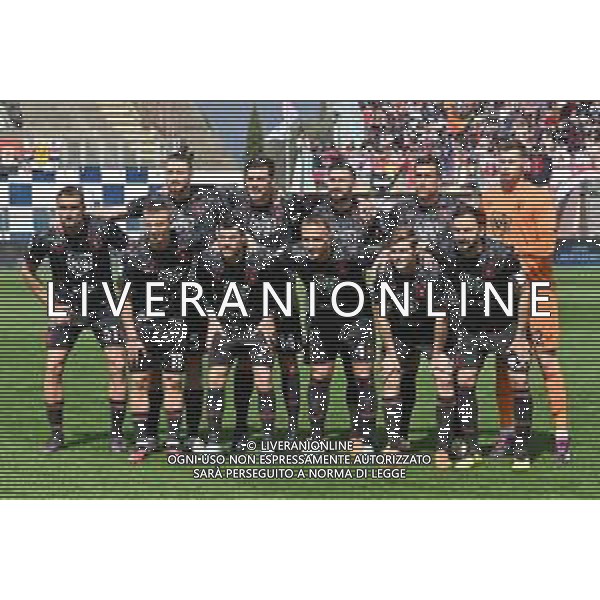 TVRG formazione Genoa, in piedi da SX Stefan Ilsanker, Radu Dragusin, Alessandro Vogliaccio, Massimo Coda, Kevin Strootman e Josep Martinez; in basso da SX Albert Gudmundsson, Stefano Sabelli, Domenico Criscito, Morten Frendrup e Milan Badelj Como vs Genoa Como 10-04-2023 Stadio Giuseppe Sinigaglia Campionato Serie BKT - 32a giornata foto Roberto Garavaglia/ag. Aldo Liverani sas/ AGENZIA ALDO LIVERANI SAS