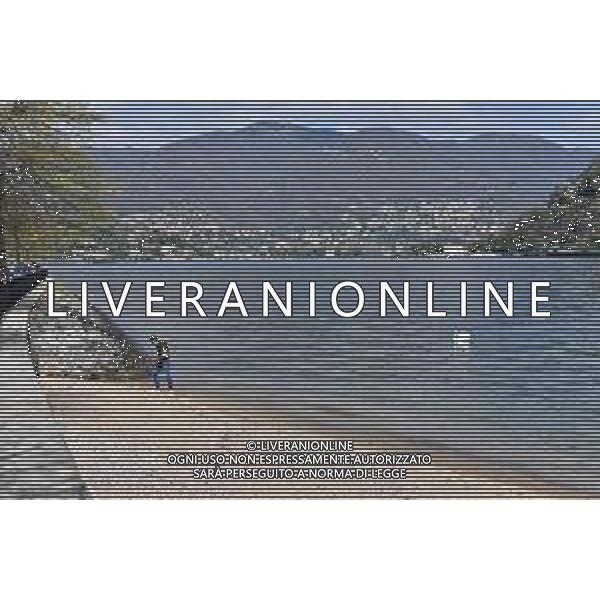 TVRG Lago Como Como 10-04-2023 Il Lago di Como e il lungolago nei pressi del Tempio Voltiano foto Roberto Garavaglia/ag. Aldo Liverani sas