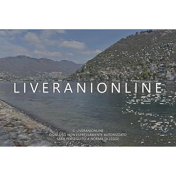 TVRG Lago Como Como 10-04-2023 Il Lago di Como e il lungolago nei pressi del Tempio Voltiano foto Roberto Garavaglia/ag. Aldo Liverani sas