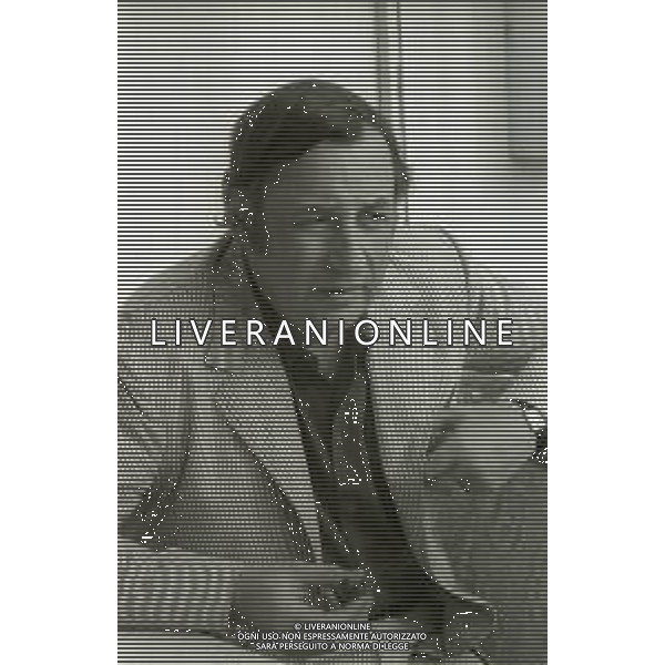 RETROSPETTIVA PHILIPPE NOIRET ATTORE NELLA FOTO PHILIPPE NOIRET A CANNES NELL\'ANNO 1973 AG ALDO LIVERANI SAS