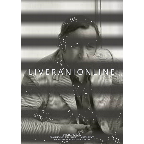RETROSPETTIVA PHILIPPE NOIRET ATTORE NELLA FOTO PHILIPPE NOIRET A CANNES NELL\'ANNO 1973 AG ALDO LIVERANI SAS