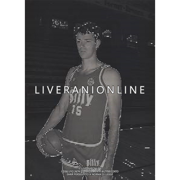 RETROSPETTIVA JOHN GIANELLI BASKET NELLA FOTO JOHN GIANELLI A MILANO NELL\'ANNO 1980-1981 CON LA MAGLIA DELLA BILLY MILANO AG ALDO LIVERANI SAS