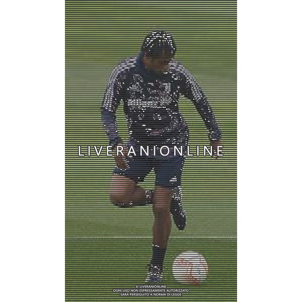 TVMV-Torino 12.04.2023 Continassa © Manuela Viganti/Agenzia Aldo Liverani Allenamento rifinitura Europa League 2022/2023 Juventus vs Sporting Lisbona Nella foto: juan cuadrado ©VIGANTI / AGENZIA ALDO LIVERANI SAS