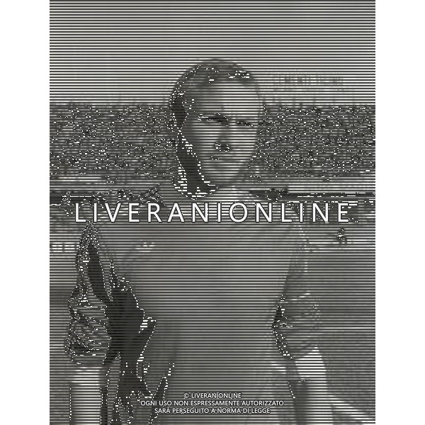 NEG-RETROSPETTIVA ARRIGHI MASSIMO CALCIATORE NELLA FOTO MASSIMO ARRIGHI CON LA MAGLIA DEL VARESE CALCIO NELL\'ANNO 1980-1981 AG ALDO LIVERANI SAS