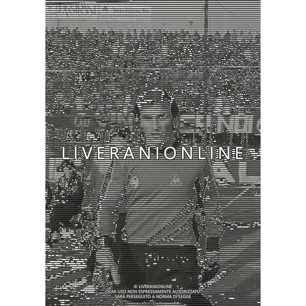 NEG-RETROSPETTIVA MEMO MAURIZIO CALCIATORE NELLA FOTO MEMO MAURIZIO CON LA MAGLIA DELL\'ATALANTA CALCIO NELL\'ANNO 1980 AG ALDO LIVERANI SAS