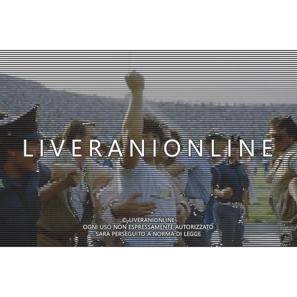 05-07-1984 NAPOLI STADIO SAN PAOLO PRESENTAZIONE DEL NUOVO ACQUISTO DEL NAPOLI CALCIO DIEGO ARMANDO MARADONA NELLA FOTO DIEGO ARMANDO MARADONA FOOTO AIC-AG ALDO LIVERANI SAS 