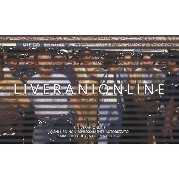 05-07-1984 NAPOLI STADIO SAN PAOLO PRESENTAZIONE DEL NUOVO ACQUISTO DEL NAPOLI CALCIO DIEGO ARMANDO MARADONA NELLA FOTO DIEGO ARMANDO MARADONA AG ALDO LIVERANI SAS 