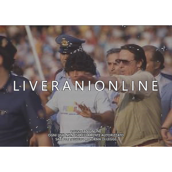 05-07-1984 NAPOLI STADIO SAN PAOLO PRESENTAZIONE DEL NUOVO ACQUISTO DEL NAPOLI CALCIO DIEGO ARMANDO MARADONA NELLA FOTO DIEGO ARMANDO MARADONA AG ALDO LIVERANI SAS 