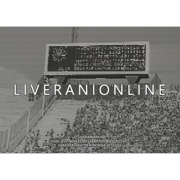NEG-05-07-1984 NAPOLI STADIO SAN PAOLO PRESENTAZIONE DEL NUOVO ACQUISTO DEL NAPOLI CALCIO DIEGO ARMANDO MARADONA  NELLA FOTO DIEGO ARMANDO MARADONA  AG ALDO LIVERANI SAS