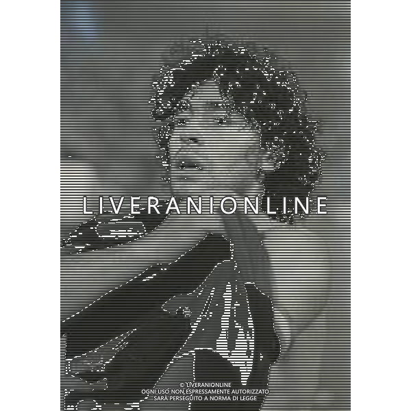 RETROSPETTIVA DIEGO ARMANDO MARADONA CALCIATORE NELLA FOTO DIEGO ARMANDO MARADONA A SAN SIRO NELLA PARTITA AMICHEVOLE MILAN -BOCA JUNIOR NELL\'ANNO 1981 AG ALDO LIVERANI SAS