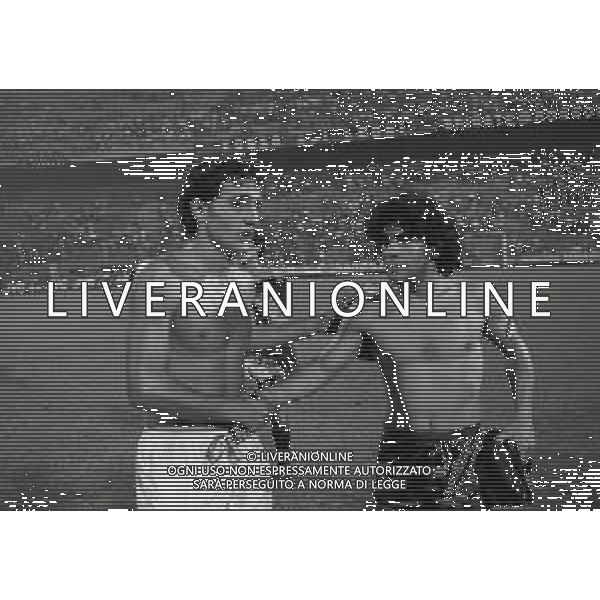 RETROSPETTIVA DIEGO ARMANDO MARADONA CALCIATORE NELLA FOTO DIEGO ARMANDO MARADONA CON SERGIO BATTISTINI A SAN SIRO NELLA PARTITA AMICHEVOLE MILAN -BOCA JUNIOR NELL\'ANNO 1981 AG ALDO LIVERANI SAS