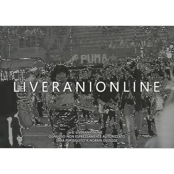 RETROSPETTIVA DIEGO ARMANDO MARADONA CALCIATORE NELLA FOTO DIEGO ARMANDO MARADONA A SAN SIRO NELLA PARTITA AMICHEVOLE MILAN -BOCA JUNIOR NELL\'ANNO 1981 AG ALDO LIVERANI SAS