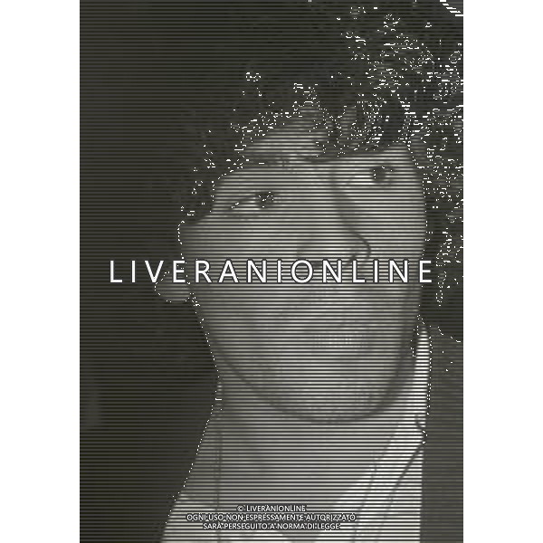 NEG-RETROSPETTIVA DIEGO ARMANDO MARADONA CALCIATORE NELLA FOTO L\'ARRIVO DI DIEGO ARMANDO MARADONA A LINATE CON LA SQUADRA DEL BOCA JUNIOR PER L\'AMICHEVOLE A SAN SIRO CON IL MILAN NELL\'ANNO 1981 AG ALDO LIVERANI SAS